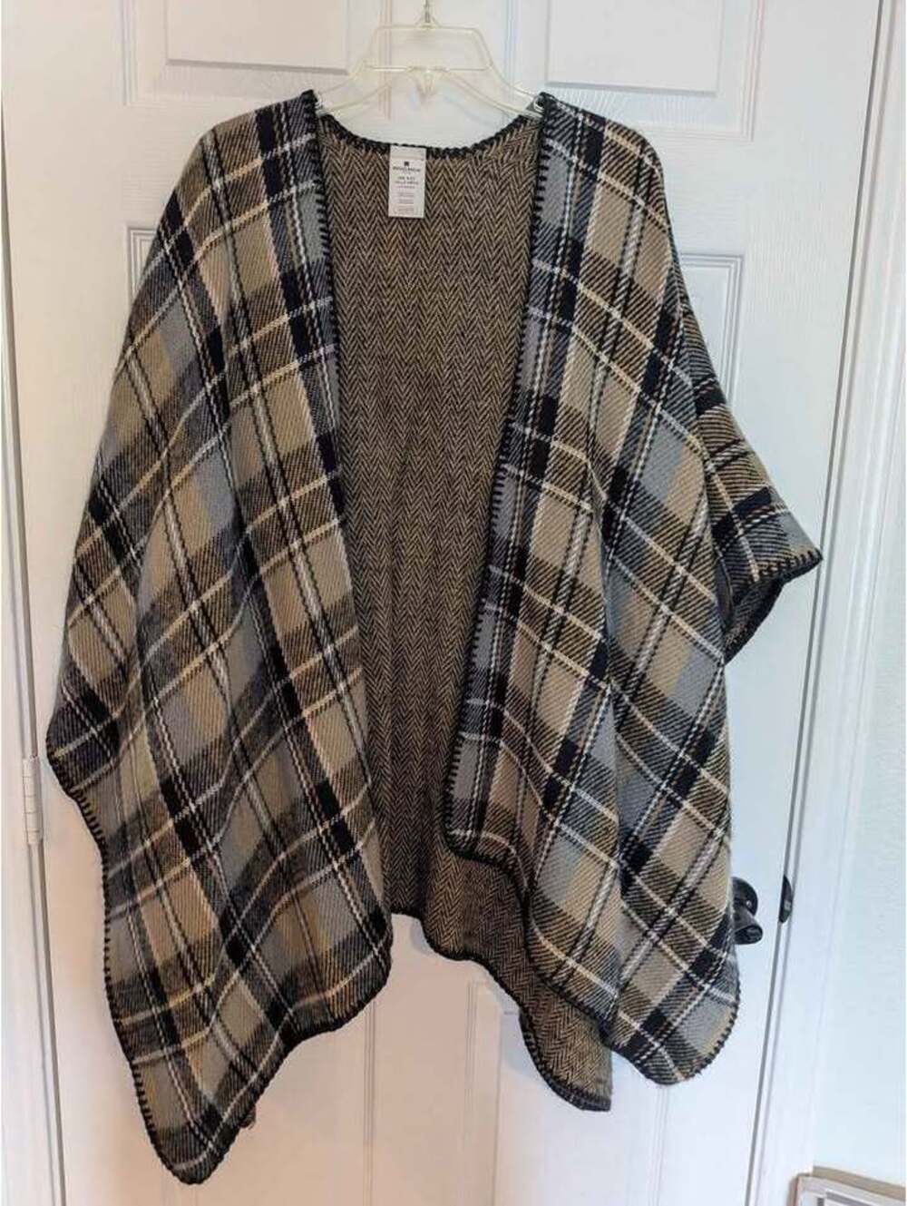 Woolrich Reversible Plaid Blanket Wrap Poncho Shawl - Beige and Black, One Size